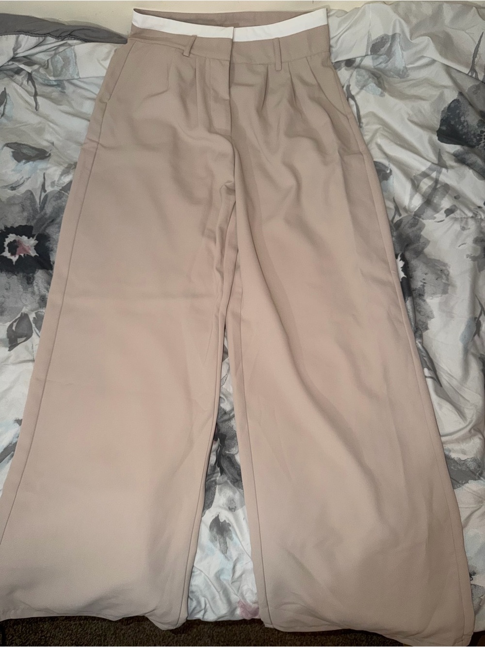 Wide Leg High Waist Trousers in Beige